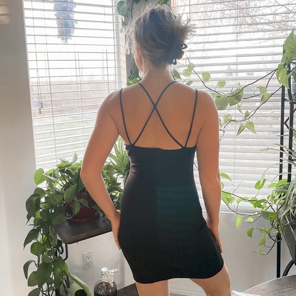 Black dress medium - Picture 2 of 3